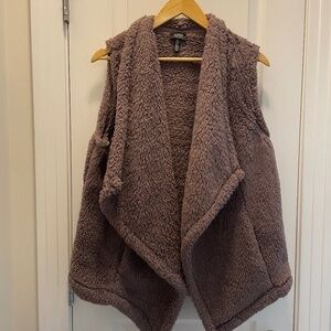 Mauve Sherpa vest